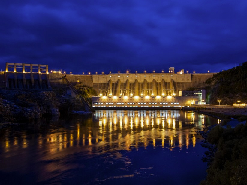THE JEAN-LESAGE GENERATING STATION (MANIC-2)